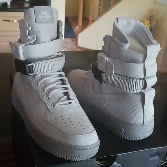 Nike SF AF1 High (Women) - Picture 1 of 8
